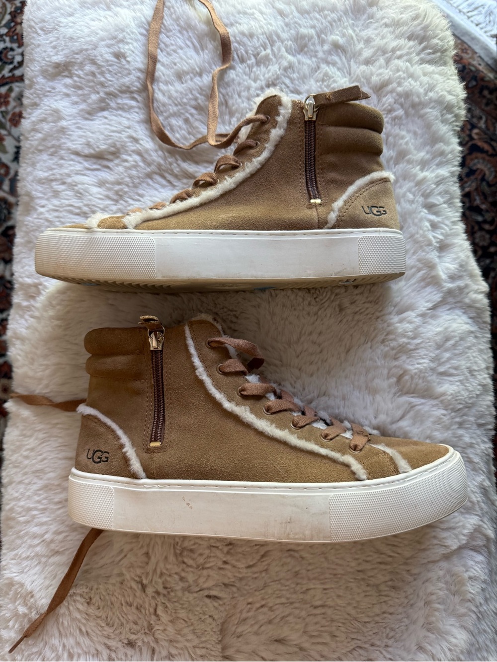 UGG Olli Women’s Chestnut Suede High top Sneakers with Shearling Trim size 8.5 - Picture 4 of 15